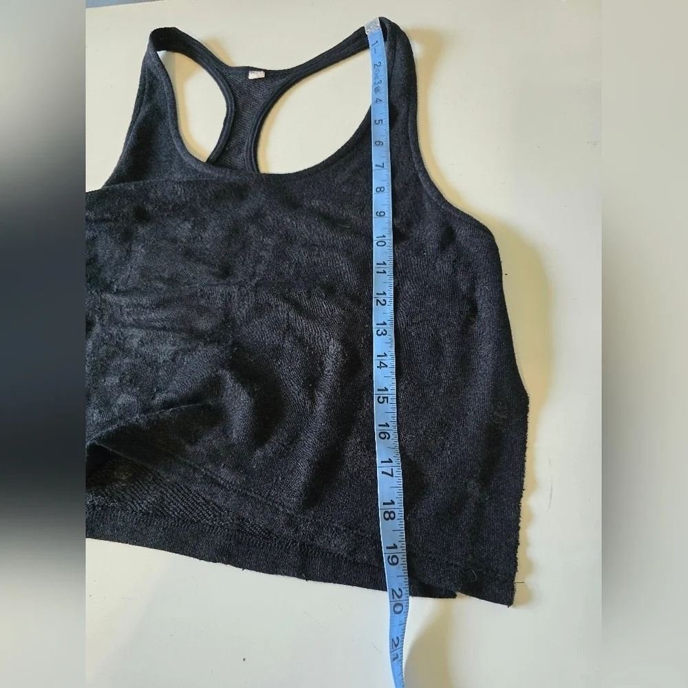 Alo Knit Cropped Distressed Tank Top Black XS?